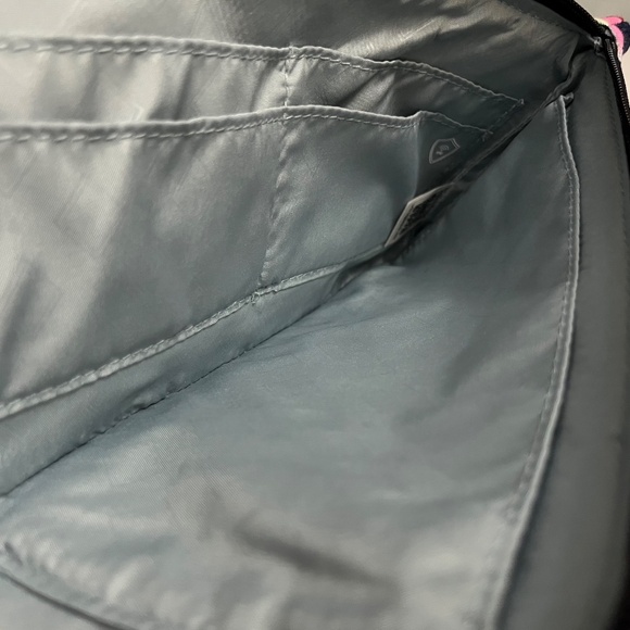 EUC Vera Bradley Mod Paisley RFID Tech Wristlet - Picture 8 of 10